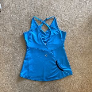 Pearl Izumi Tank with built in bra size Medium